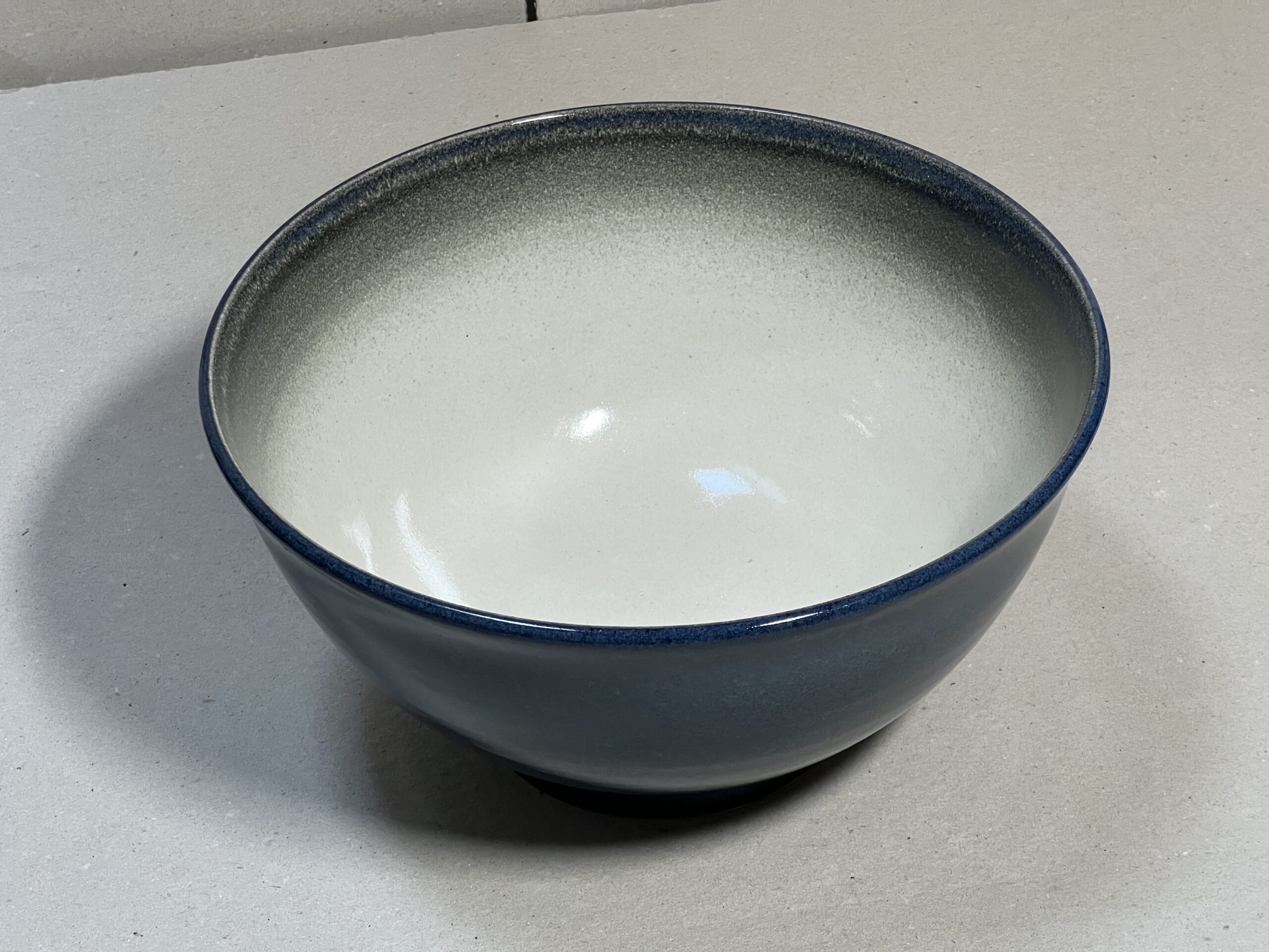 Schüssel, Blau und Weiss